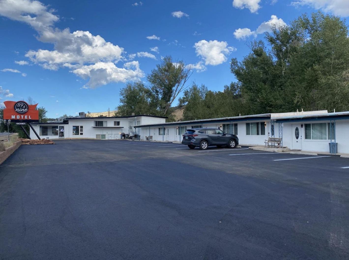89 & Nine Motel Mount Carmel Junction Exterior photo